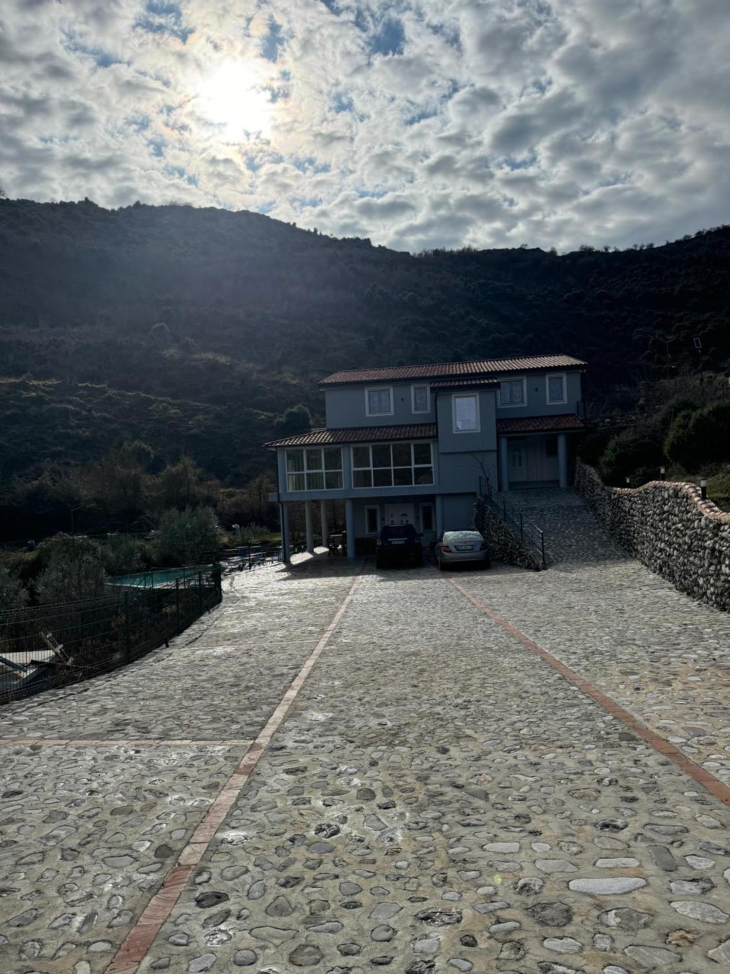 Qyteza Guest House & Camping Shkodër Dış mekan fotoğraf